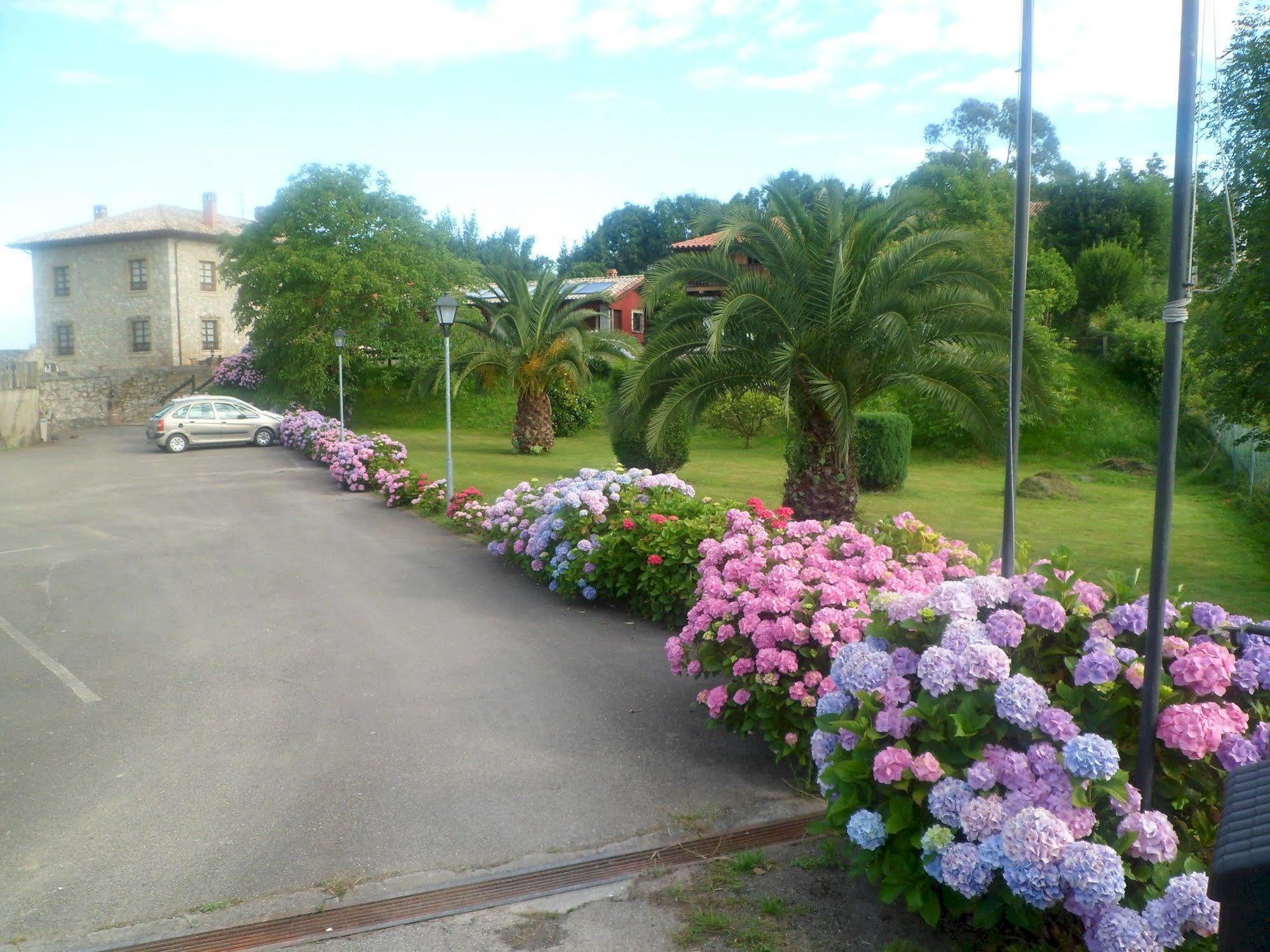 Hotel Rural Ovio Nueva De Llanes Exteriör bild